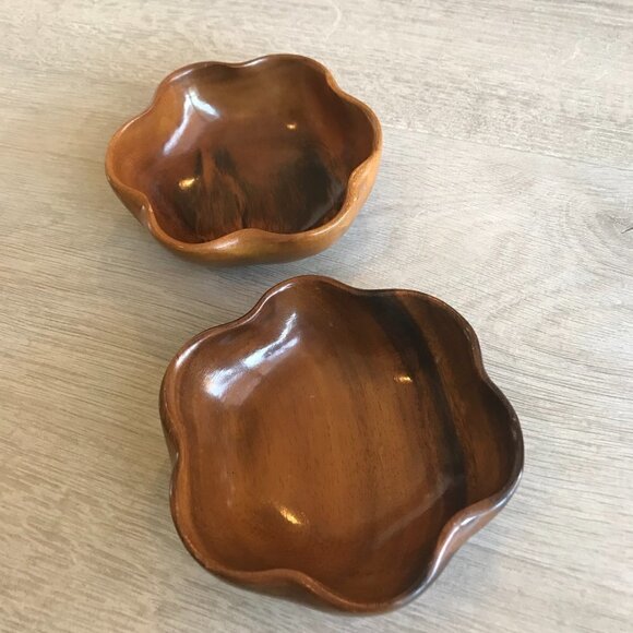 Monkey Pod Scallop Bowls Nut Dishes 2 Vintage Boho MCM Wood Flower - Picture 3 of 8